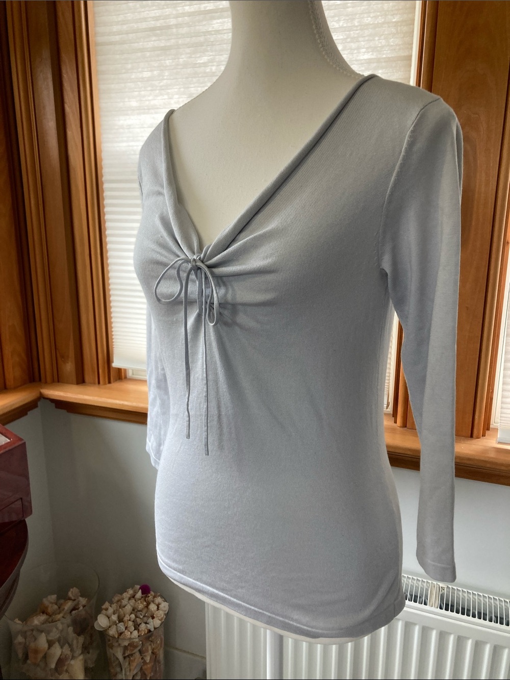 Banana Republic Pale Blue Tie-Front V-Neck Top in size extra small